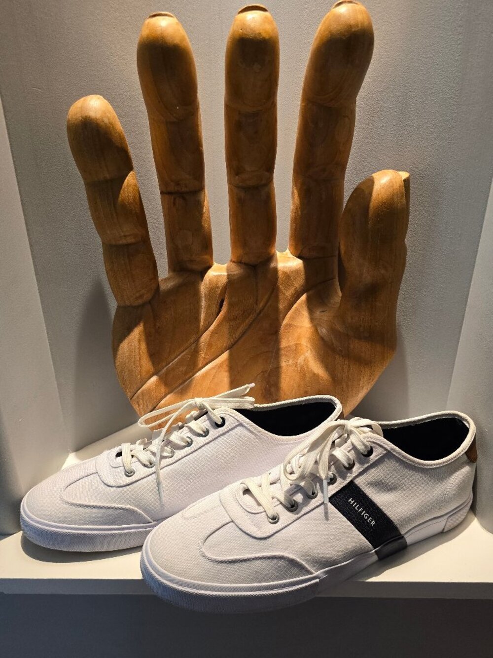 Tommy Hilfiger mens PANDORA Sneakers white size 13